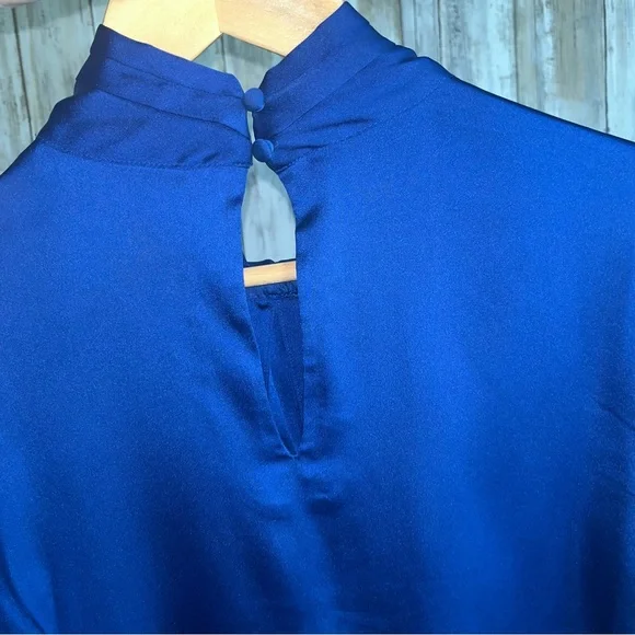 White House Black Market Cobalt Blue Satin Twist Neck Blouse – Size 4 - Picture 4 of 6